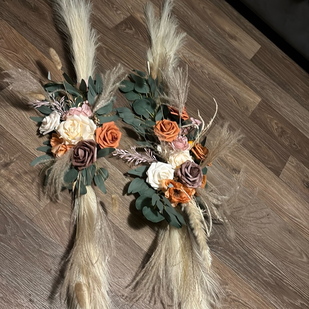 Wedding arch flowers